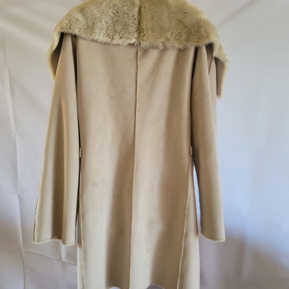 Calvin Klein Faux Shearling/Suede Coat. - Picture 4 of 10